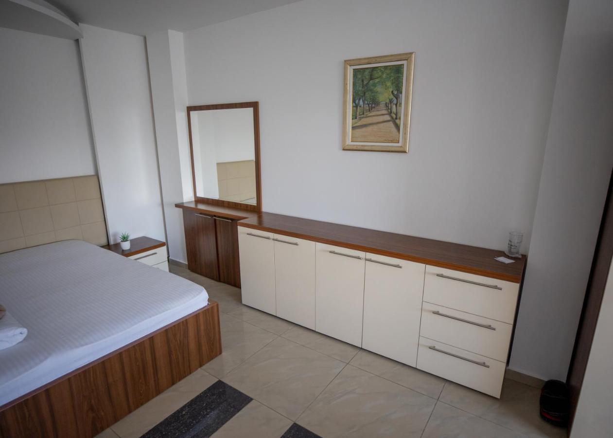 Guest House Agropapuk Sid ภายนอก รูปภาพ
