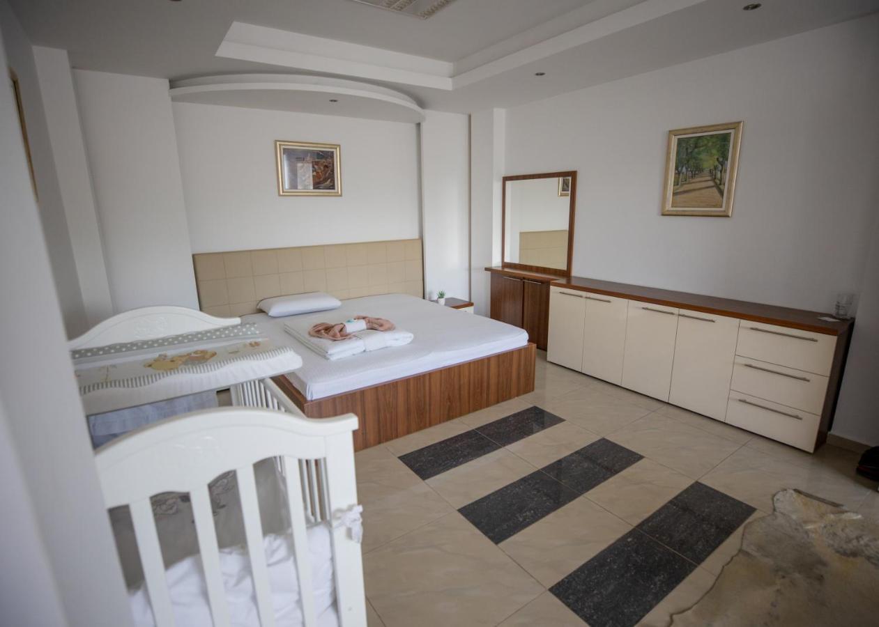 Guest House Agropapuk Sid ภายนอก รูปภาพ