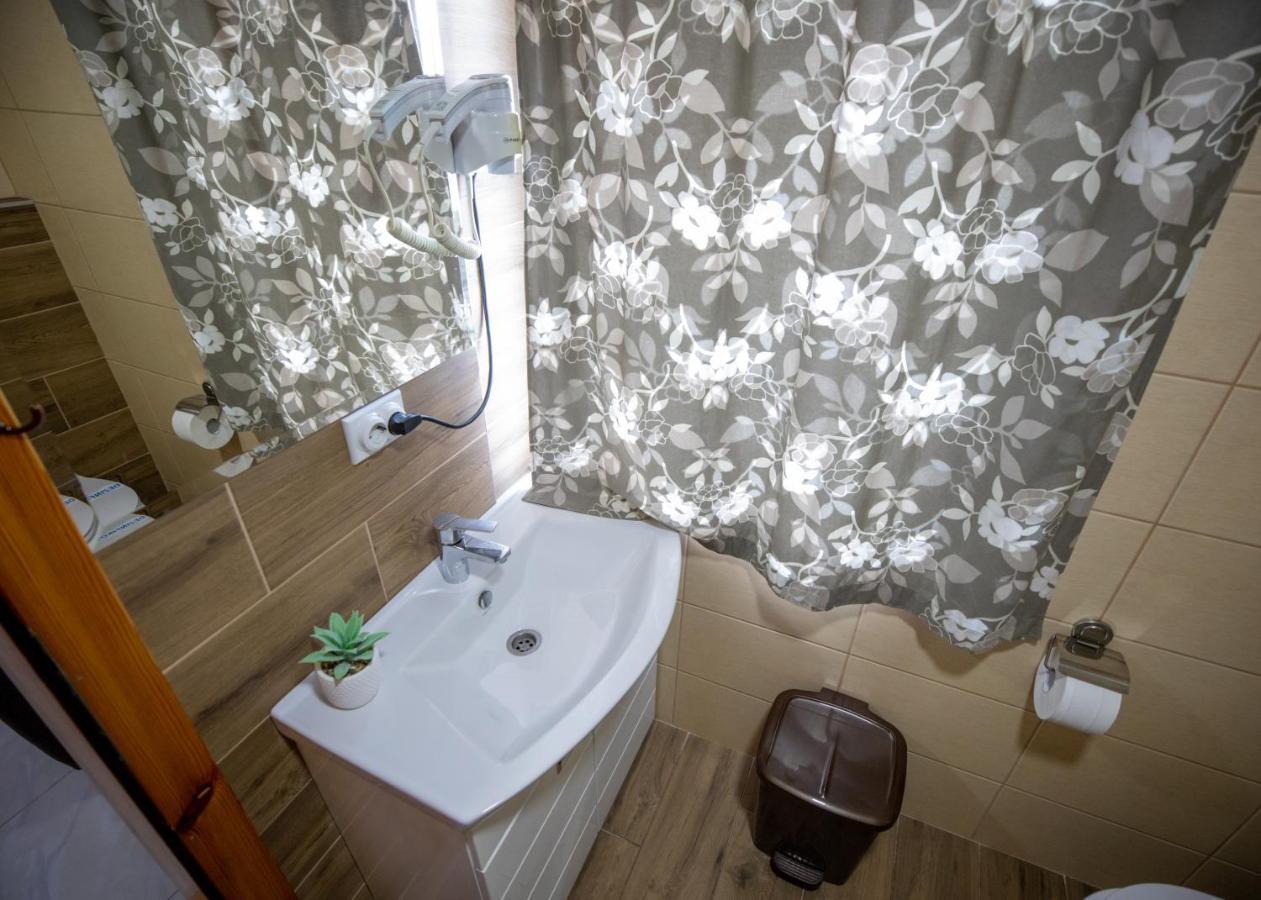 Guest House Agropapuk Sid ภายนอก รูปภาพ