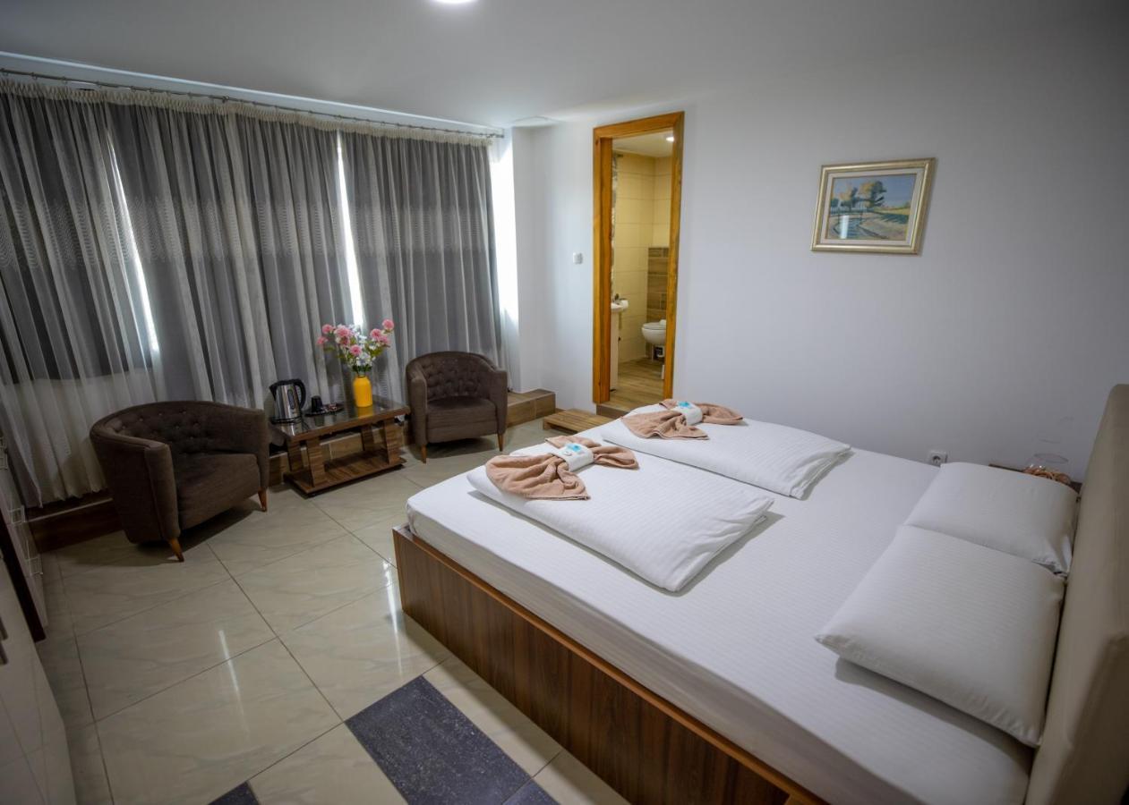 Guest House Agropapuk Sid ภายนอก รูปภาพ