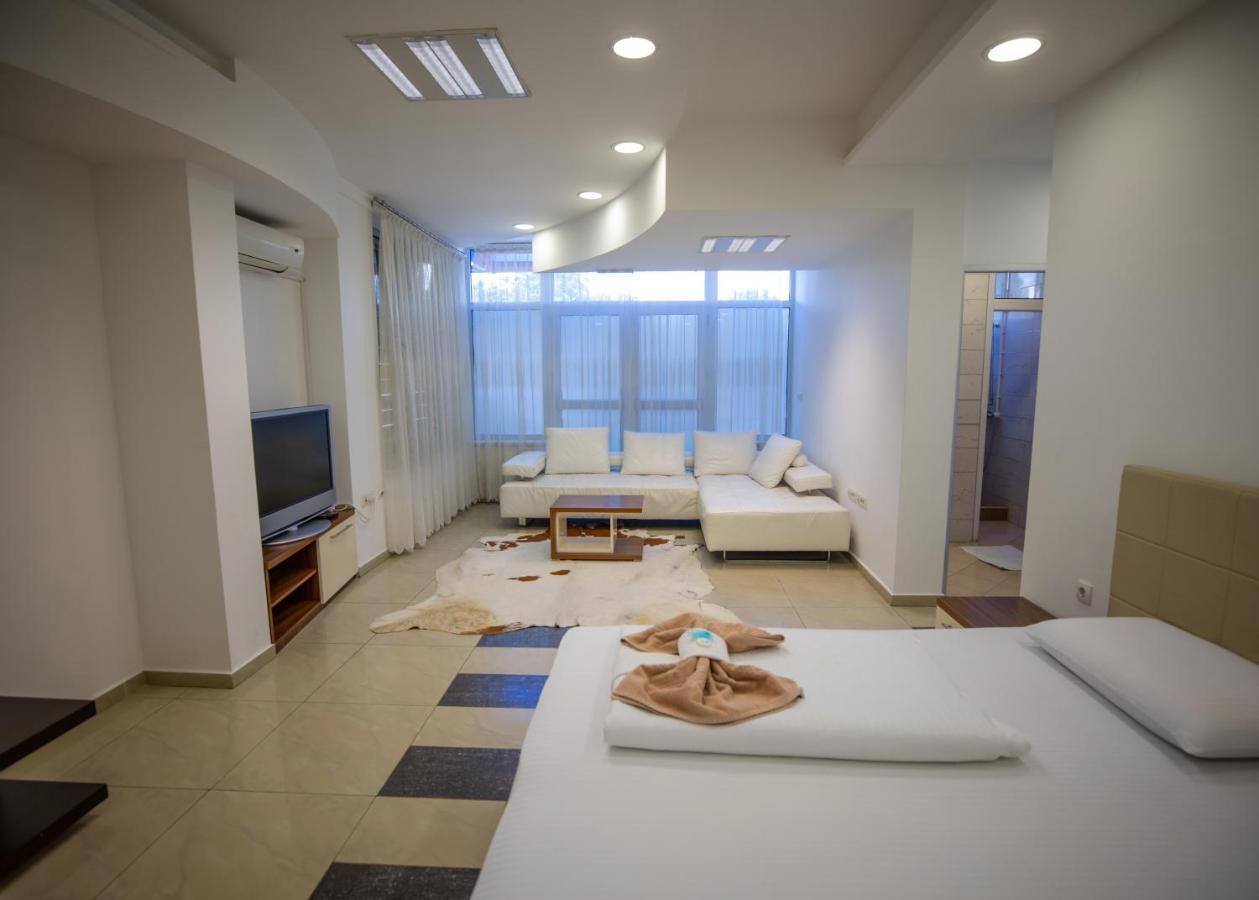 Guest House Agropapuk Sid ภายนอก รูปภาพ