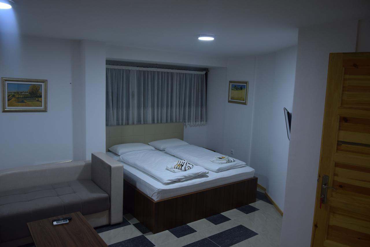 Guest House Agropapuk Sid ภายนอก รูปภาพ